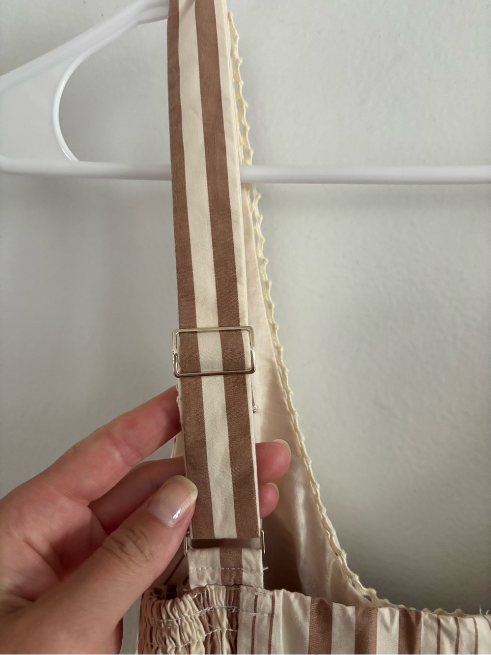 Abercrombie & Fitch Cream and Tan Striped Midi Dress - Picture 5 of 5
